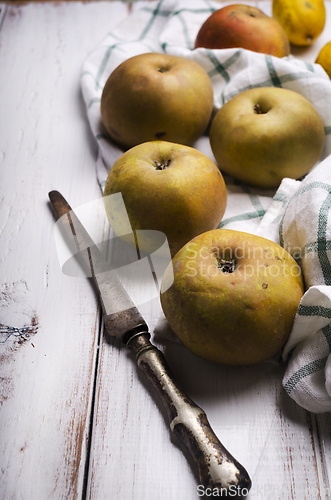 Image of Yellow Apples