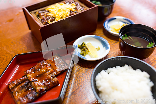 Image of Rice topped with broiled eel