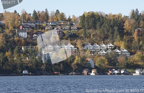 Image of House near the sea.