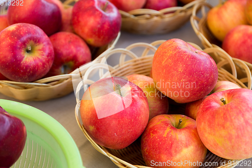 Image of Red apple in basket