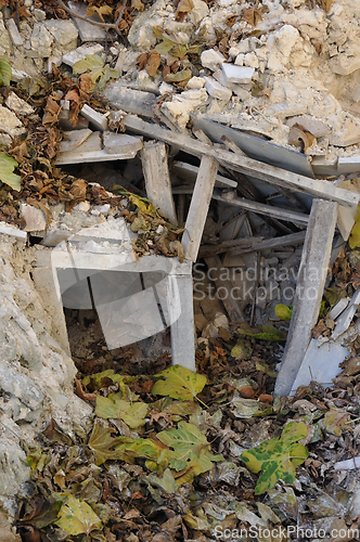 Image of crooked underpin rubble