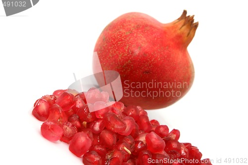 Image of pomegranate and seeds