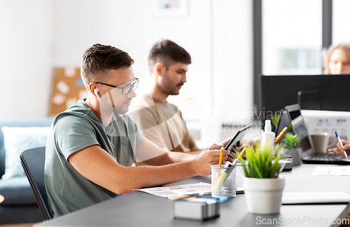 Image of business team or startuppers working at office