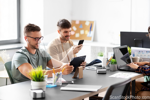 Image of business team or startuppers working at office