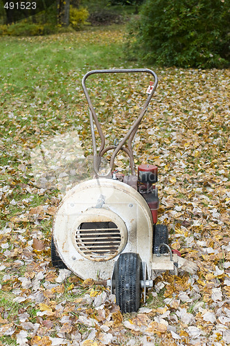 Image of old rusty leaf blower