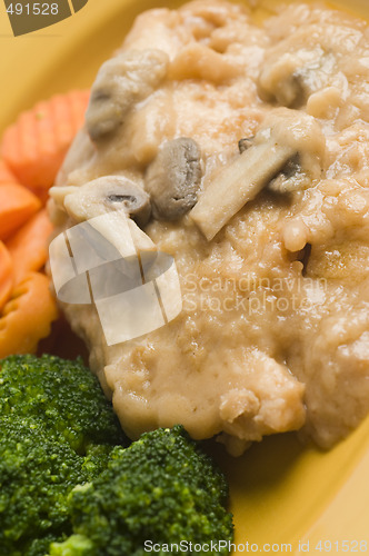 Image of chicken marsala with vegetables