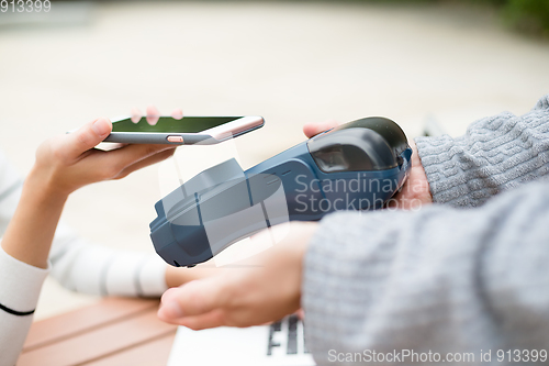 Image of Customer pay on pos machine