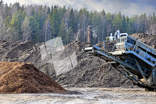 Image of Screener Machine at Work Site