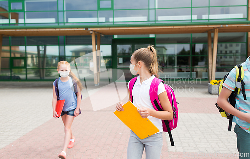 Image of group of elementary school students in masks