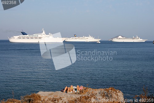 Image of ships and tourist horizontal