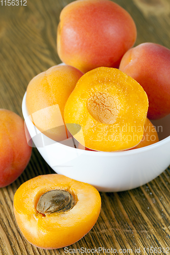 Image of fresh apricots