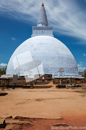 Image of Mirisavatiya Dagoba stupa in Anuradhapura, Sri Lanka