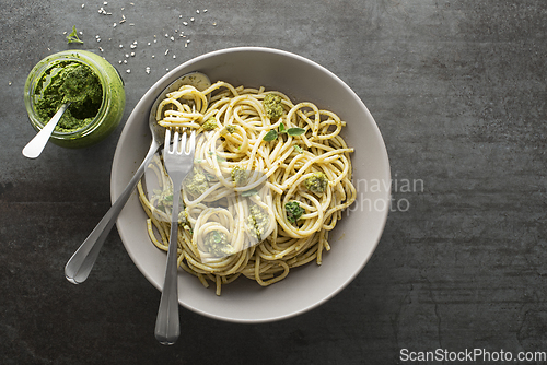 Image of Spaghetti pesto