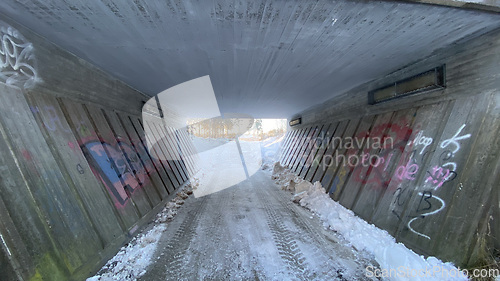 Image of light in the tunnel