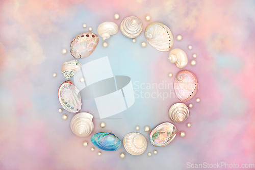 Image of Heavenly Sea Shell Wreath with Pearls