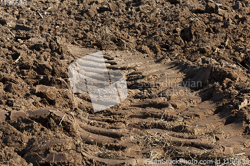 Image of traces of tractor