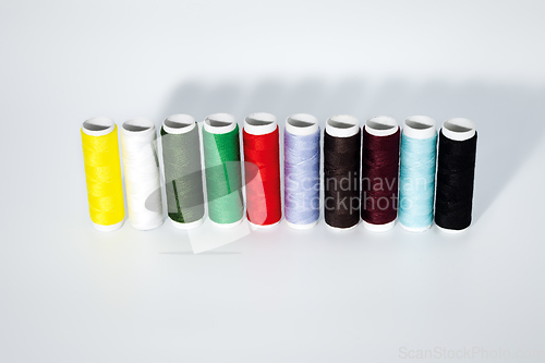 Image of Set of colored thread.