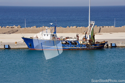 Image of rusty fishing trawler