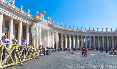 Image of Mass-tourism waiting for entry