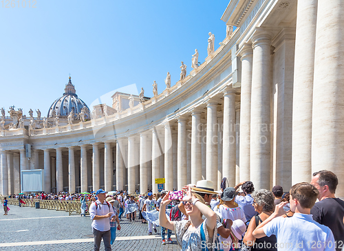 Image of Mass-tourism waiting for entry