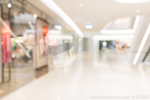 Image of Blurry of shopping mall