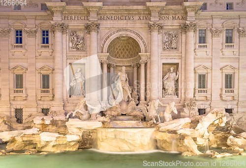 Image of Trevi fountain at night