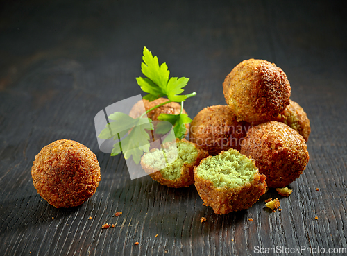 Image of fried falafel balls