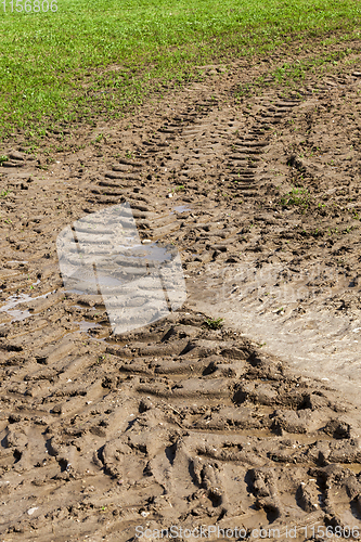 Image of traces of a heavy tractor