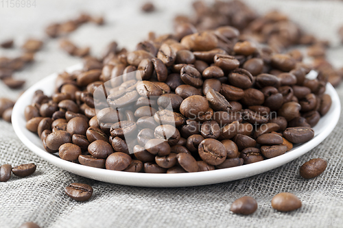 Image of grains of roasted coffee