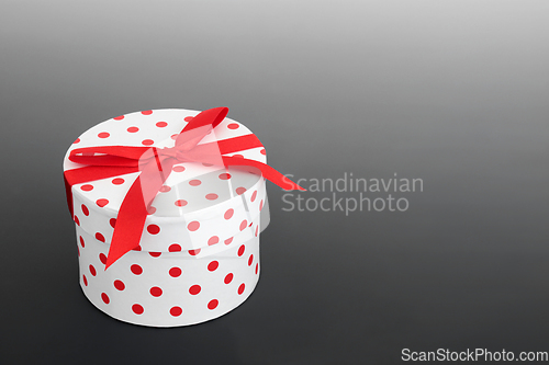 Image of  Polka Dot Round Shaped Gift Box