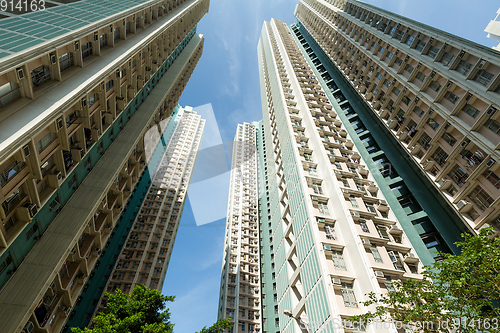 Image of Apartment building to the sky