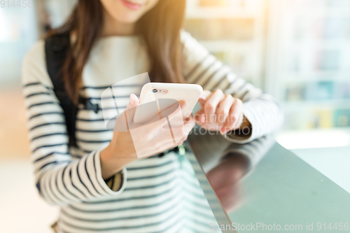 Image of Woman use of cellphone