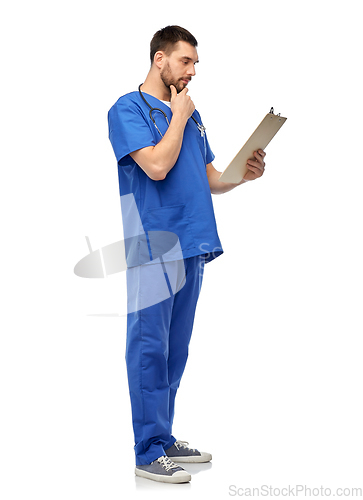 Image of doctor or male nurse with clipboard