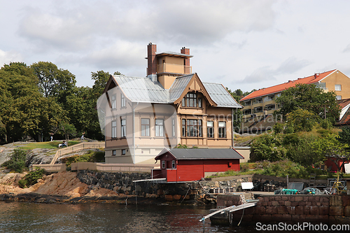 Image of Hus ved sjøen