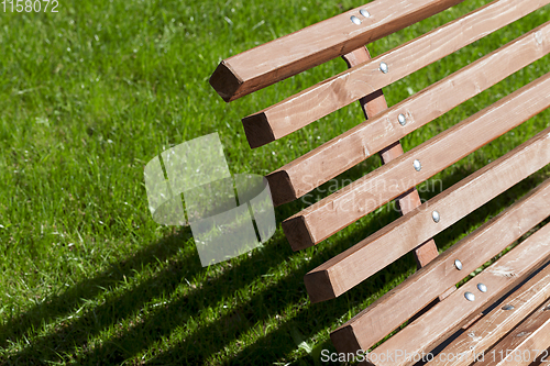 Image of bench and grass