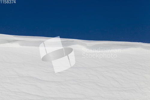 Image of uneven drifts