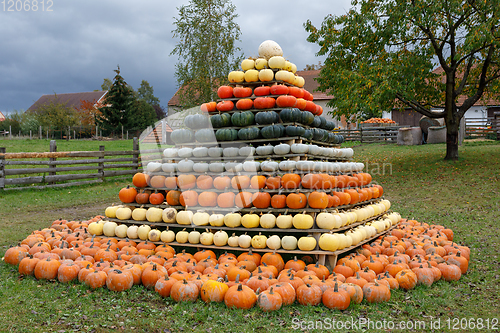 Image of pyramid from Autumn harvested pumpkins