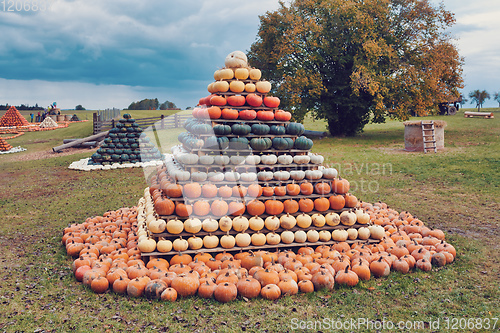 Image of pyramid from Autumn harvested pumpkins