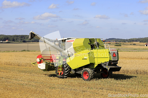 Image of Claas Avero 160 Combine Harvester in Field