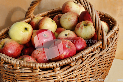 Image of Bright ripe apples in a basket