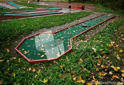 Image of mini golf course in autumn 