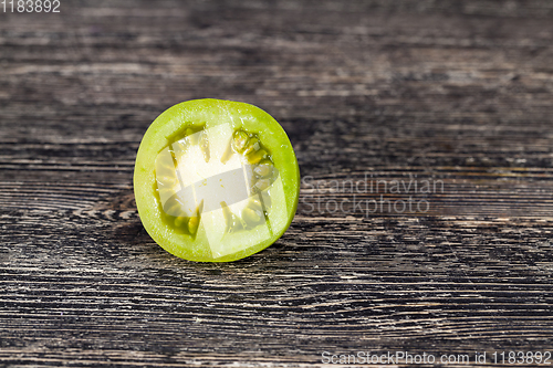 Image of cut green tomato