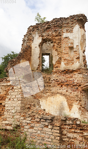 Image of ruins of castle