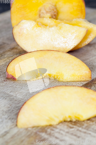 Image of yellow peach