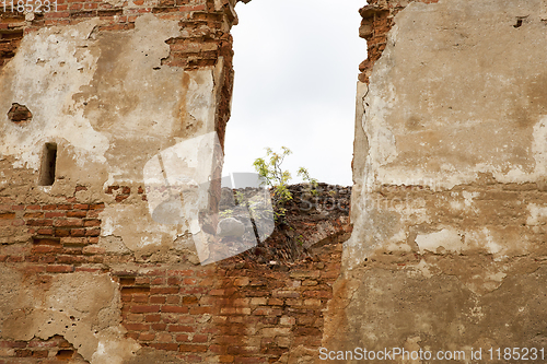 Image of ruins of an old fortress