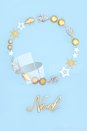 Image of Noel Sign and Festive Christmas Minimal Wreath 