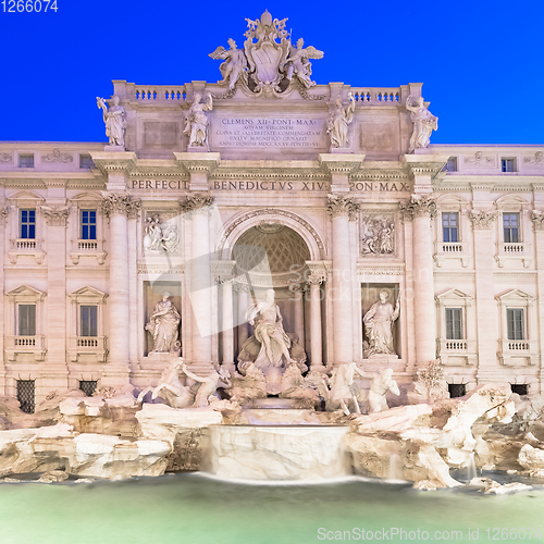 Image of Trevi fountain at night