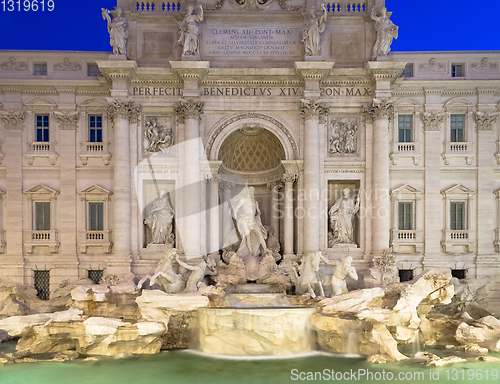 Image of Trevi fountain at night