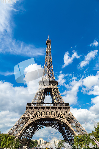 Image of Eiffel tower in Paris