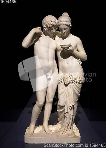 Image of Cupid and Psyche (Amore e Psiche) by Bertel Thorvaldsen. Symbol 